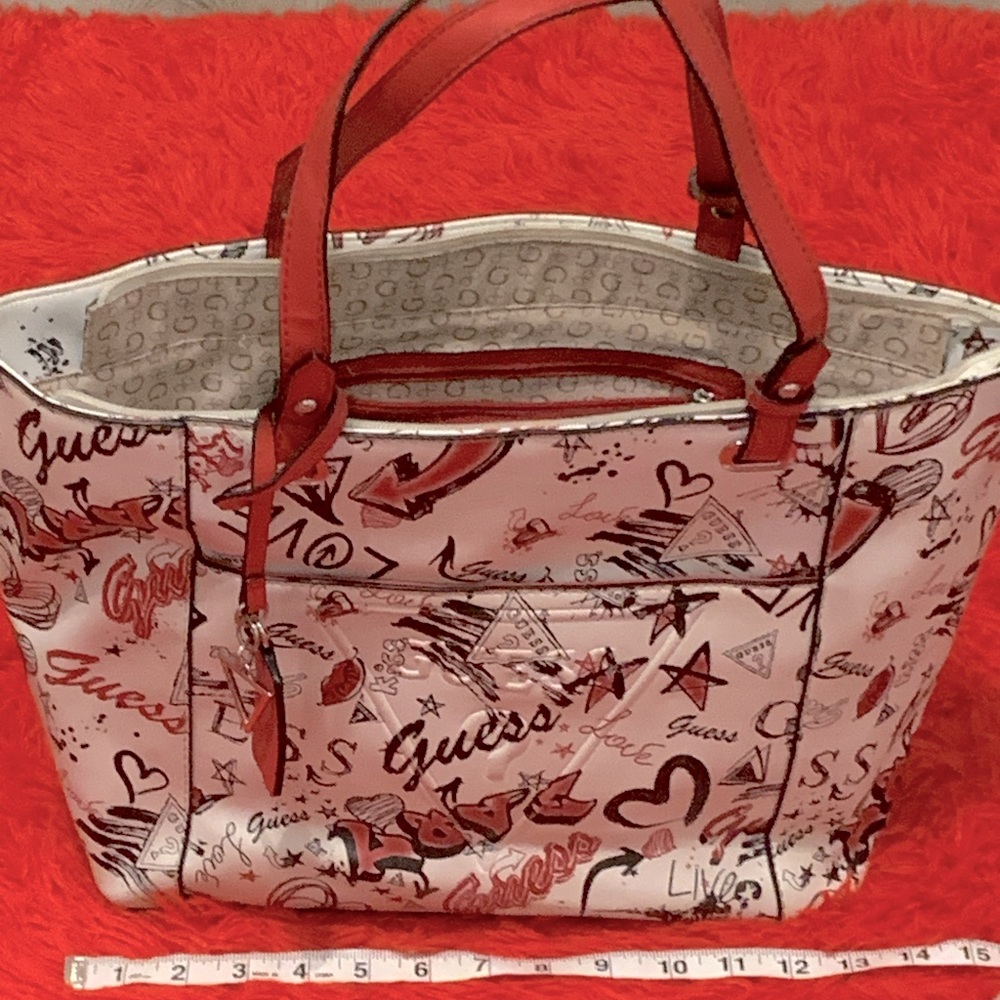 Guess Graffiti Love Shoulder Bag